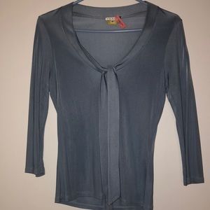 Jersey top with tie front. 3/4 sleeve
